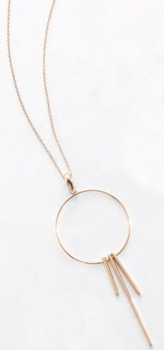 Victoria rose gold colour necklace