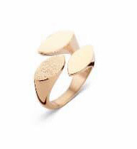 Victoria rose gold 3 petal ring